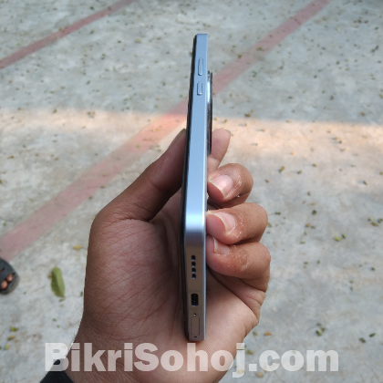 Realme 12
